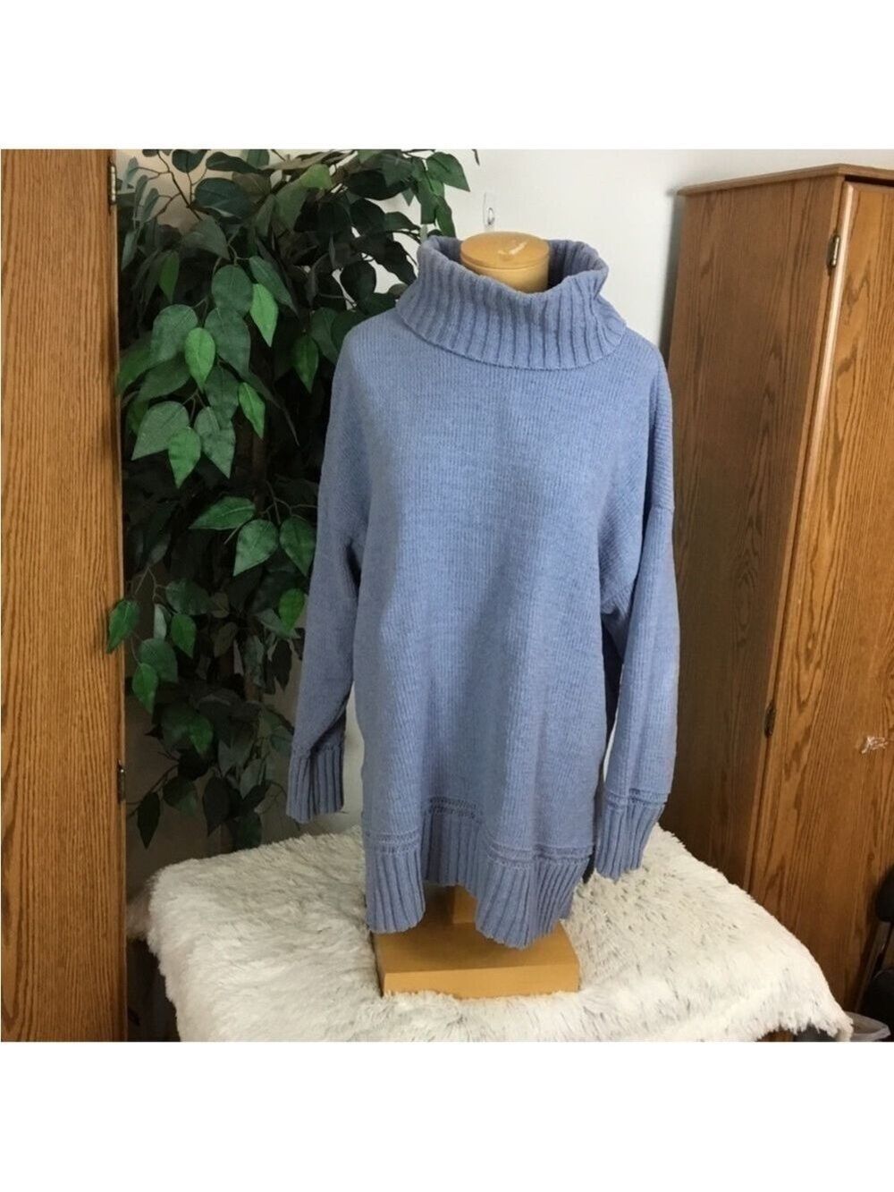 Ultra Flirt 2X blue long sleeve cowel neck sweater medium weight